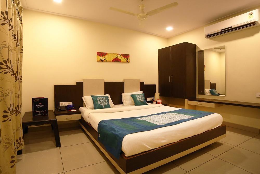 Oyo Rooms Mahanadu Road Vijayawada Exterior photo