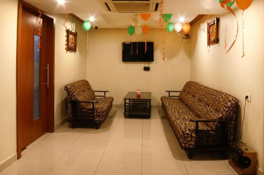 Oyo Rooms Mahanadu Road Vijayawada Exterior photo